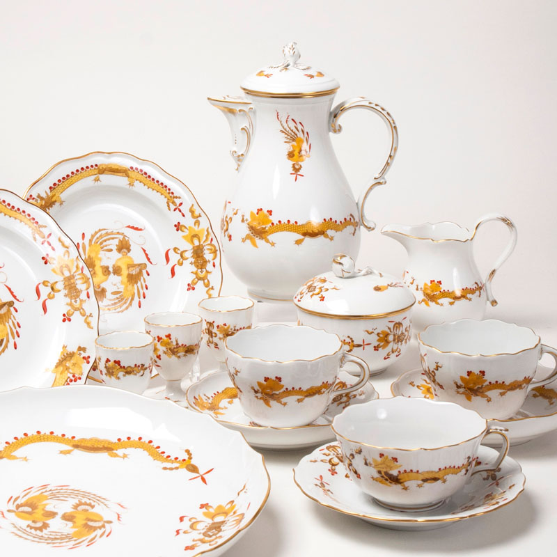 A coffee and tea service 'opulent yellow court dragon'