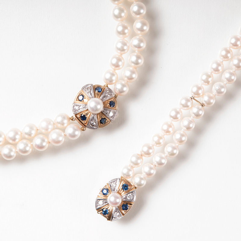A pearl necklace with matching bracelet