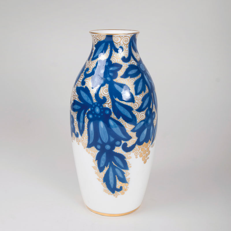 An Art Déco baluster vase 'Rosari'