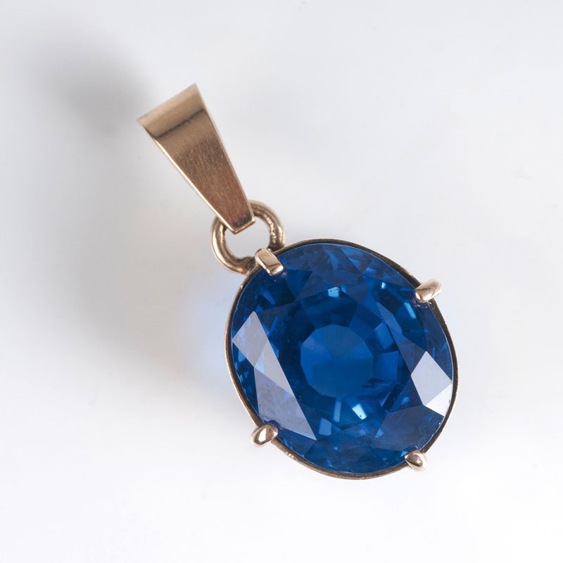 A sapphire pendant