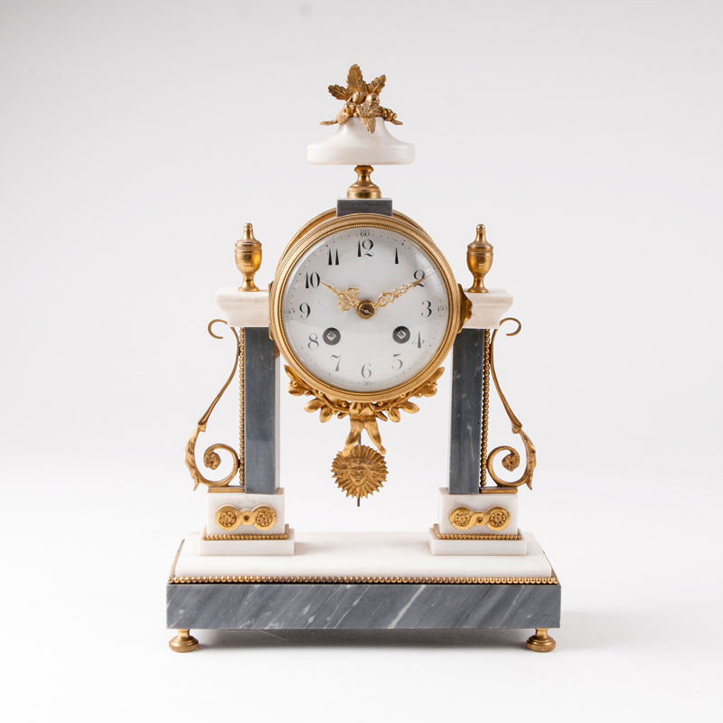 A pendulum in Louis-Seize style