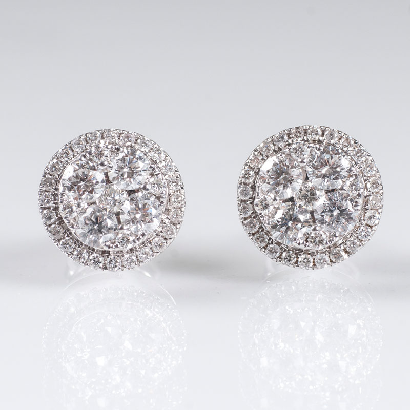 A pair of diamond earstuds