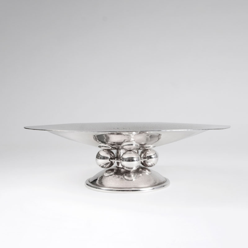 Luc Lanel, 1920-1946 für Christofle Paris tätig - An Art Déco bowl by Christofle An Art Déco bowl by Christofle