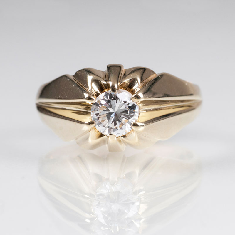 A solitaire diamond