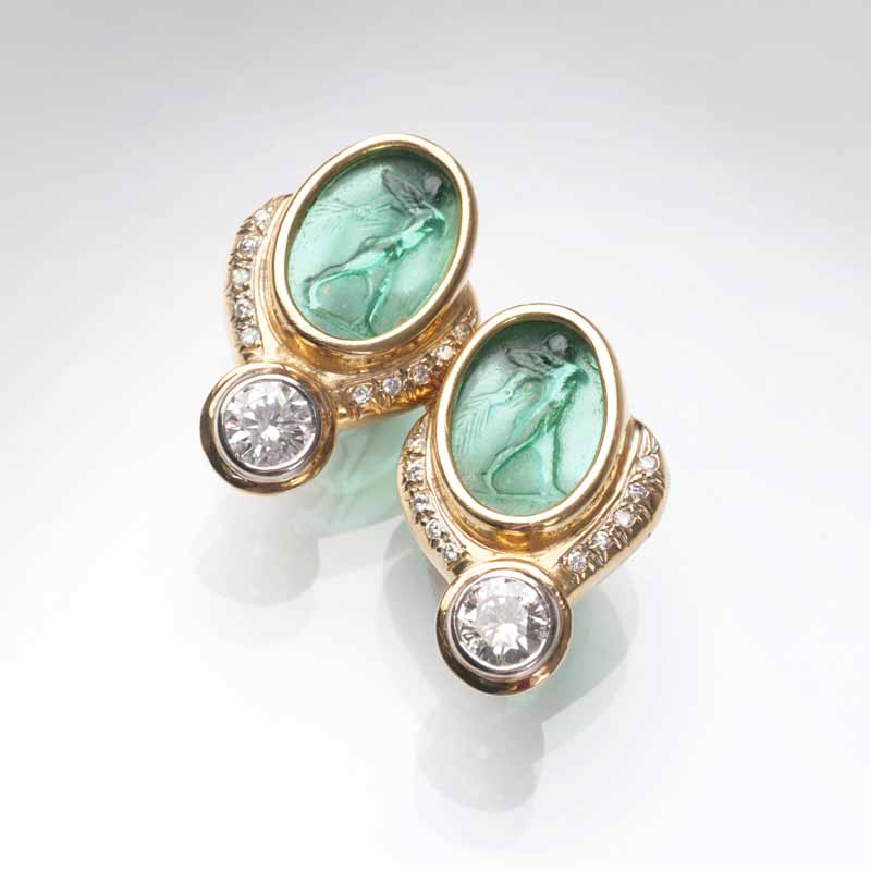 A pair of cameo earrings 'Amor'