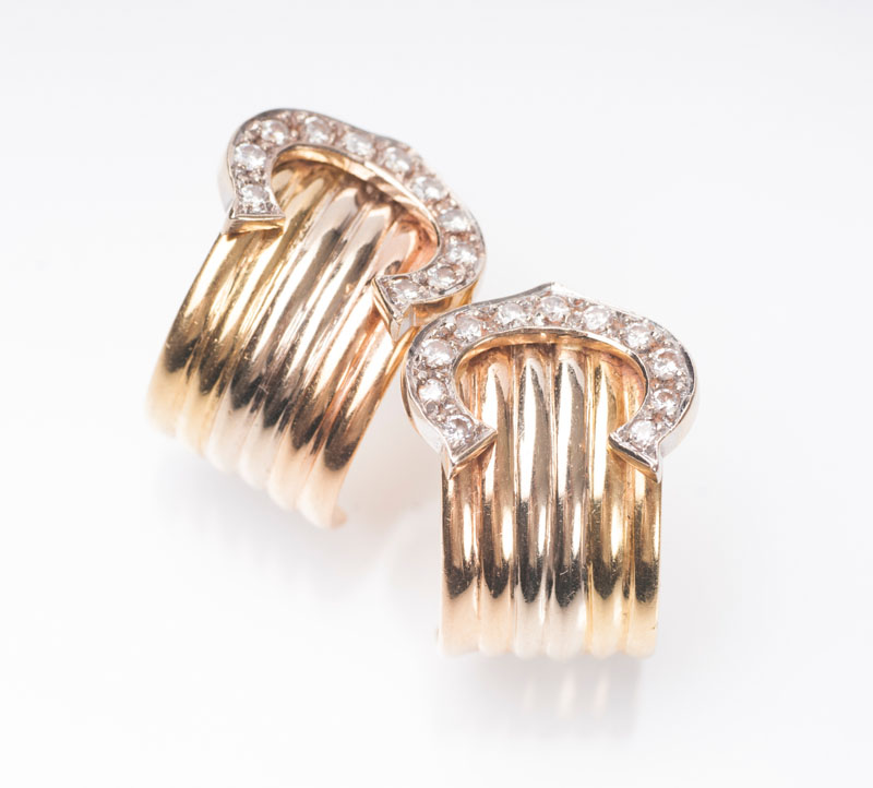 A pair of multicoloured golden earstuds