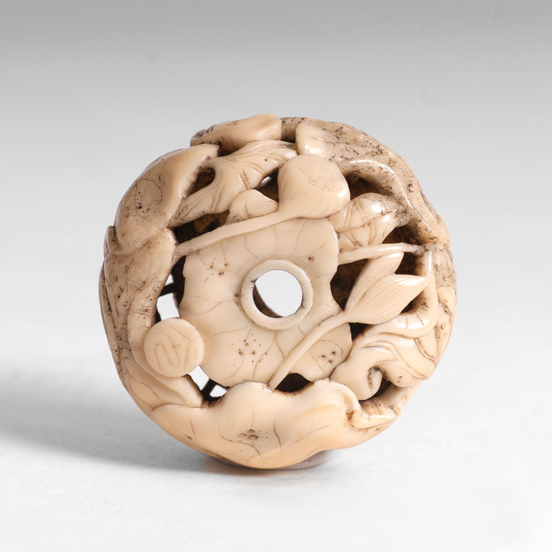 A fine manju-netsuke 'lotusflower'