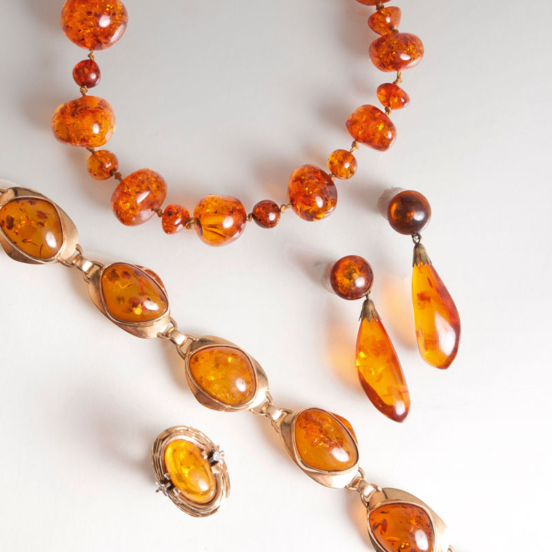 An amber jewelry set