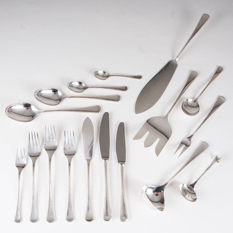 An extensive set of cutlery in a mahogany box - image 2