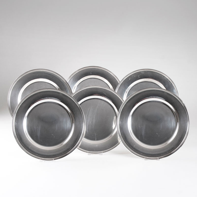 A set of 12 modern place plates