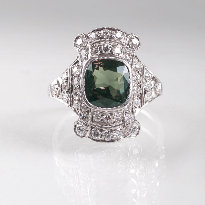 An Art Déco alexandrit diamond ring