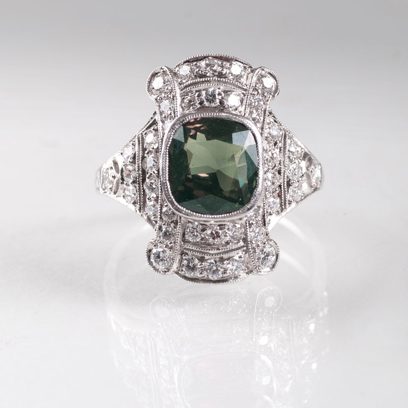 An Art Déco alexandrit diamond ring