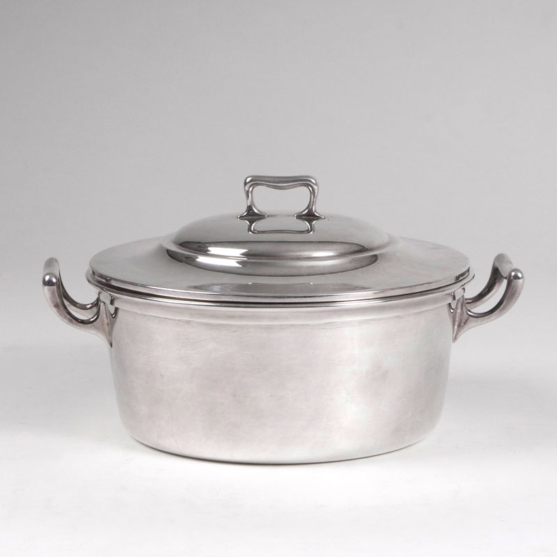 A modern casserole with a lid