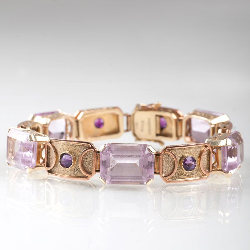 A Vintage amethyst bracelet