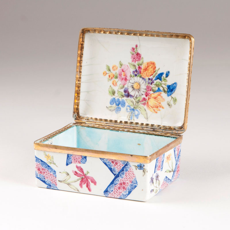 An enamel-tabatière with pattern-decor from Potsdam