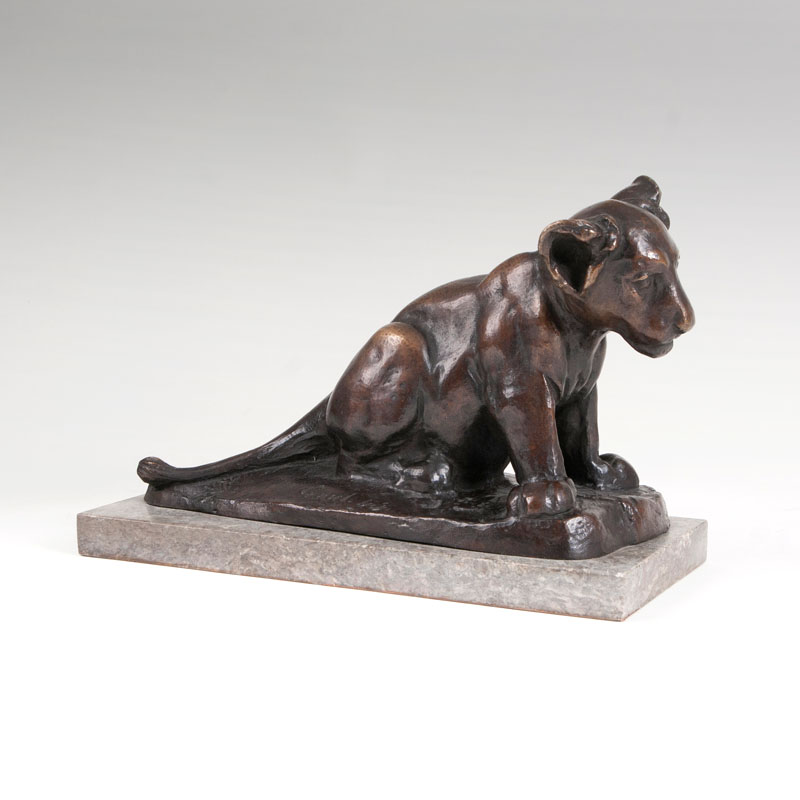A bronce sculpture of a lion cub, 'Dusselchen' - image 2