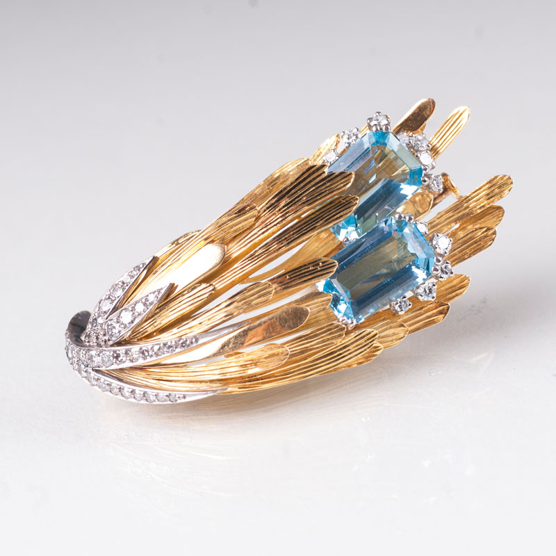 A Vintage aquamarine diamond brooch