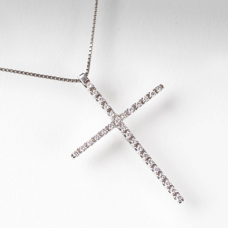 A petite diamond pendant 'Cross' with necklace