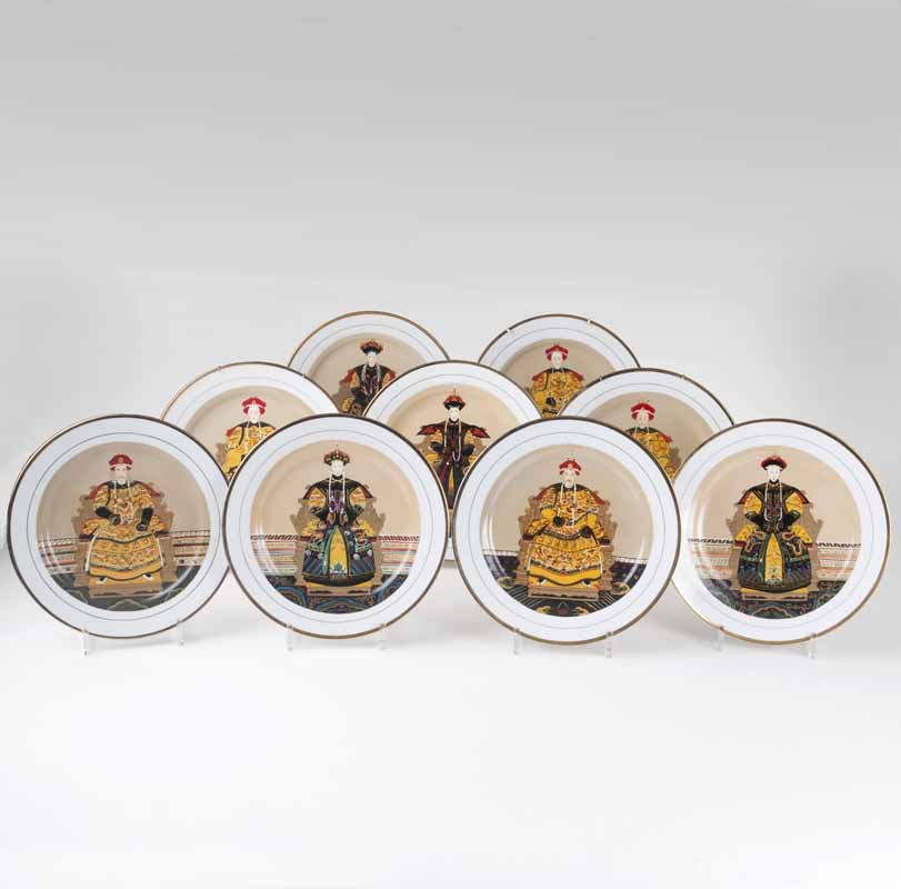 A set of 19 Chinese plates with Imperial portraits - image 3