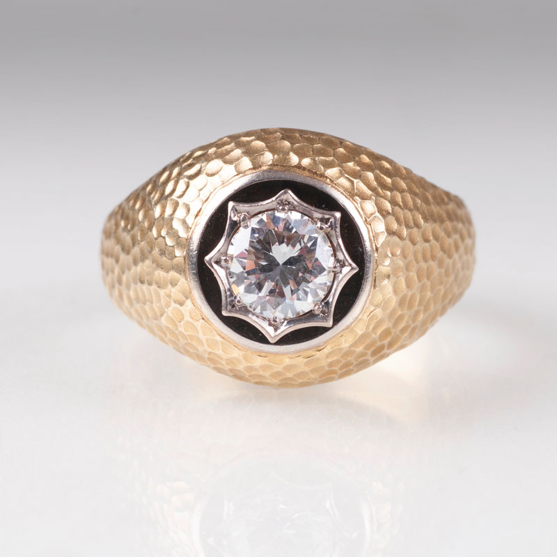 A gentlemen's solitaire diamond ring