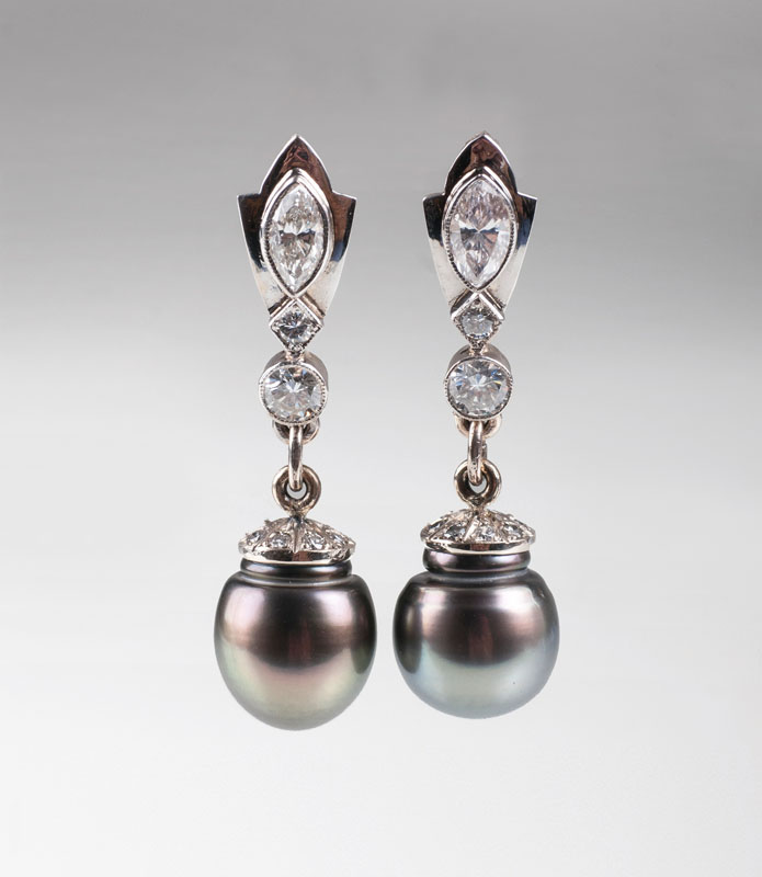 A pair of russian diamond Tahiti pearl earpendants