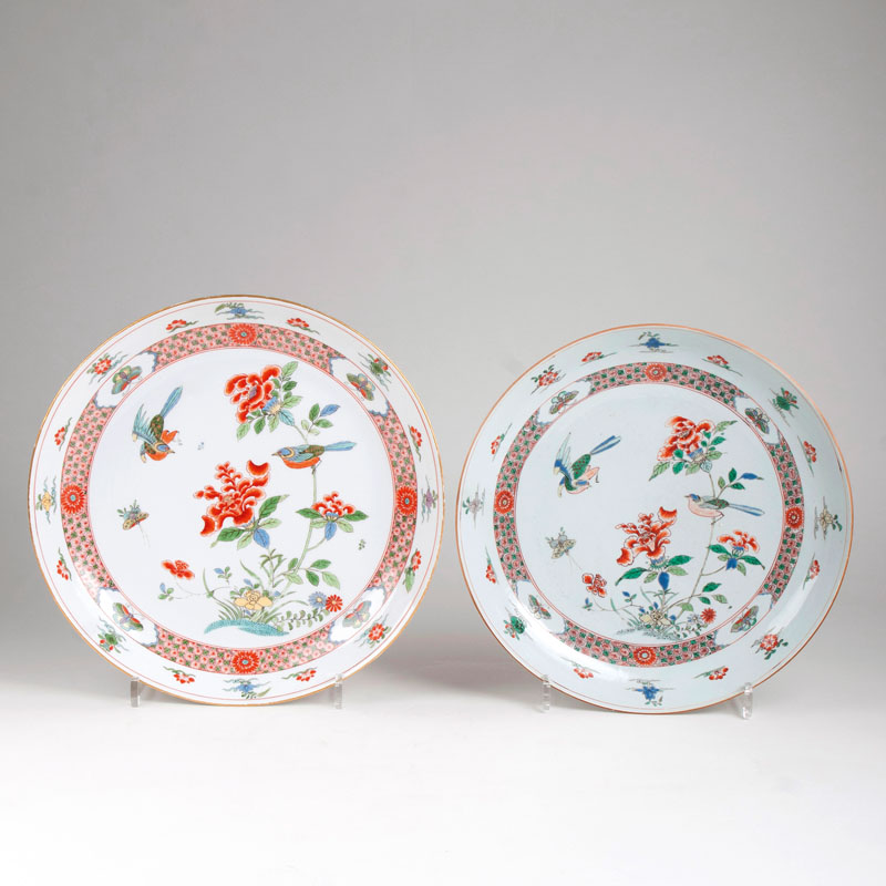 A pair of rare large platters with Famille-verte-painting A pair of rare large platters with Famille-verte-painting