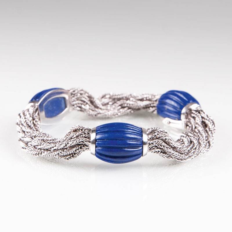 A Vintage lapis lazuli golden bracelet