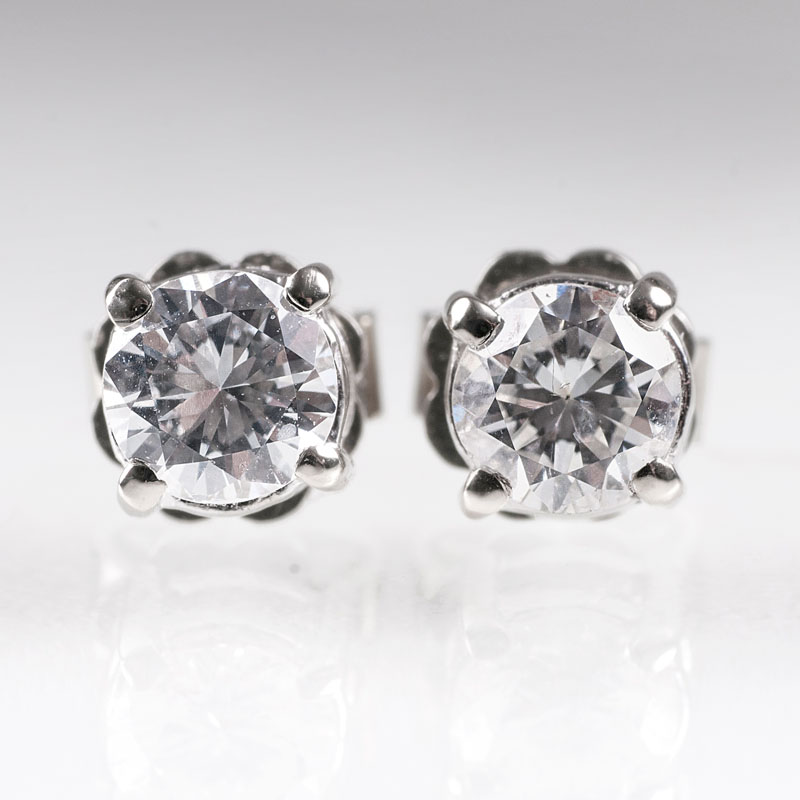 A pair of diamond earstuds