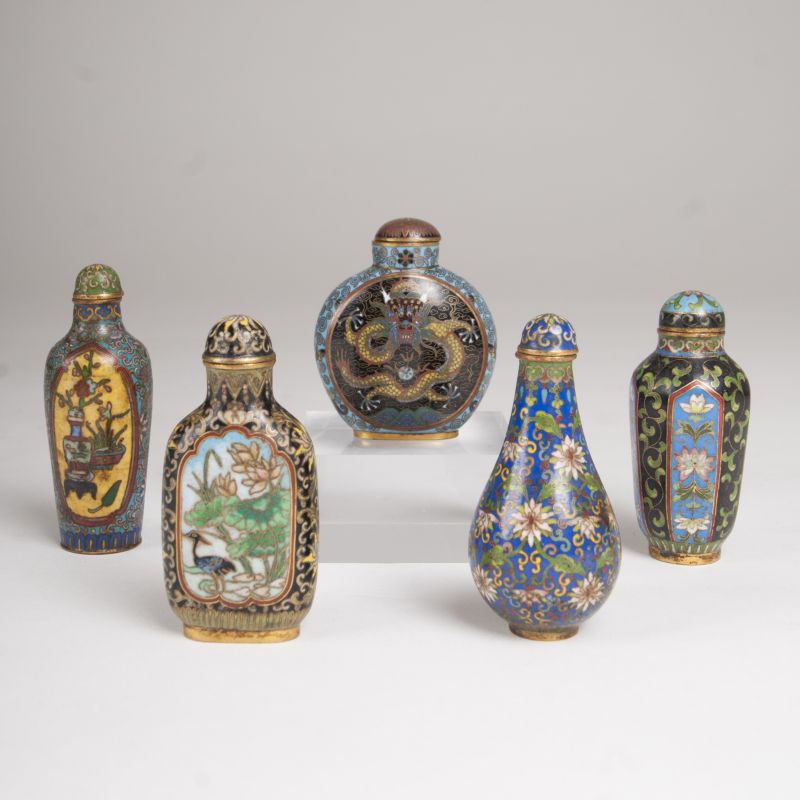 Satz von 5 Cloisonné-Snuffbottles