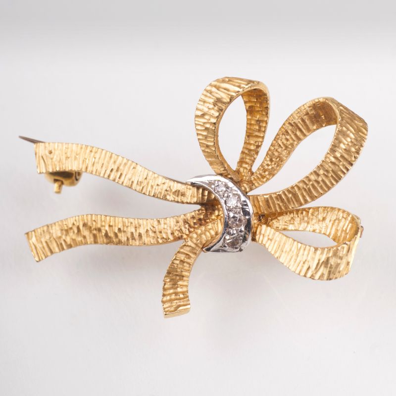 An english petite Vintage brooch 'Ribbon'