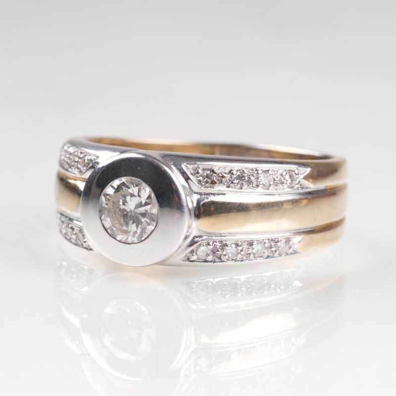 A gentlemen's solitaire diamond ring - image 2
