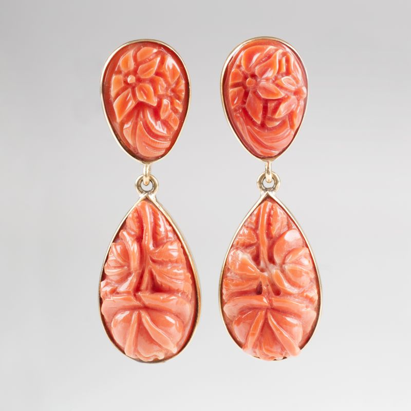 A pair of coral earpendants