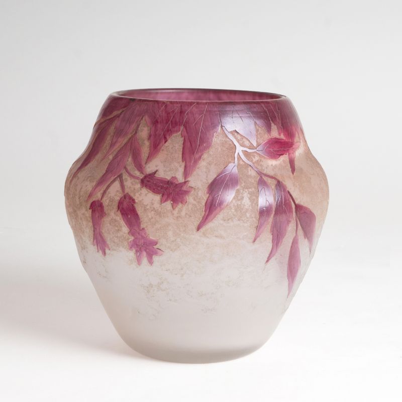 Legras & Cie, gegr. 1864 Saint-Denis/Seine - A baluster shaped vase with floral decor, series 'Rubis' A baluster shaped vase with floral decor, series 'Rubis'