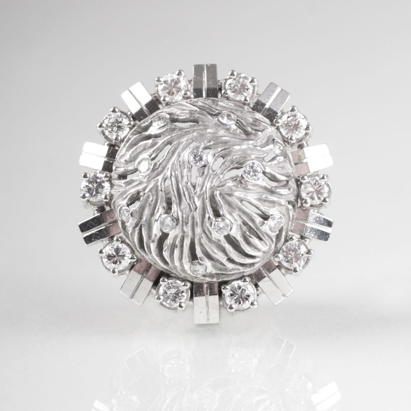 A Vintage diamond brooch