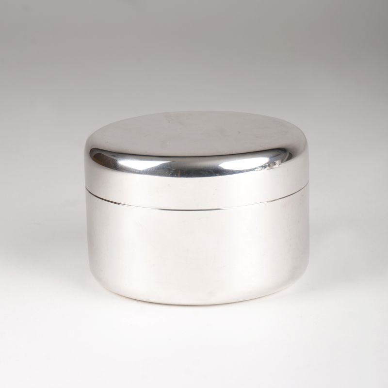 A modern lidded box, no. 1304