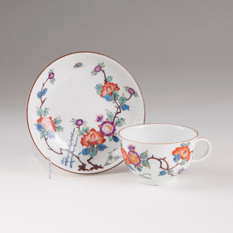 A cup with kakiemon decor