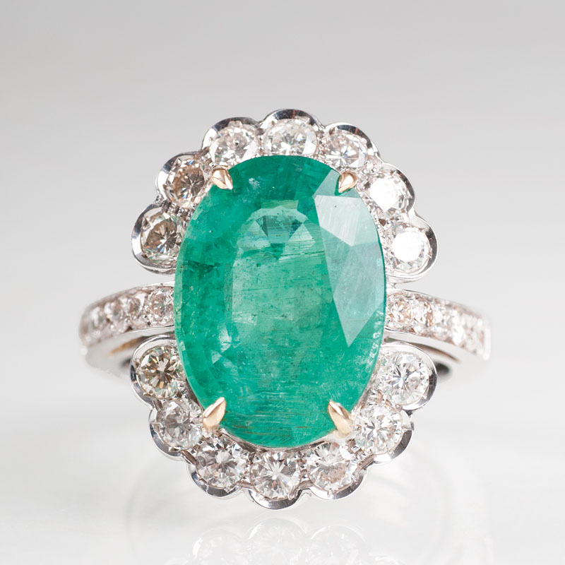 Eleganter Smaragd-Brillant-Ring