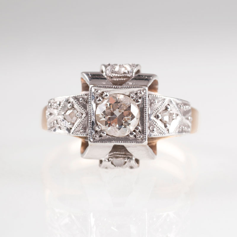 An Art Déc diamond ring