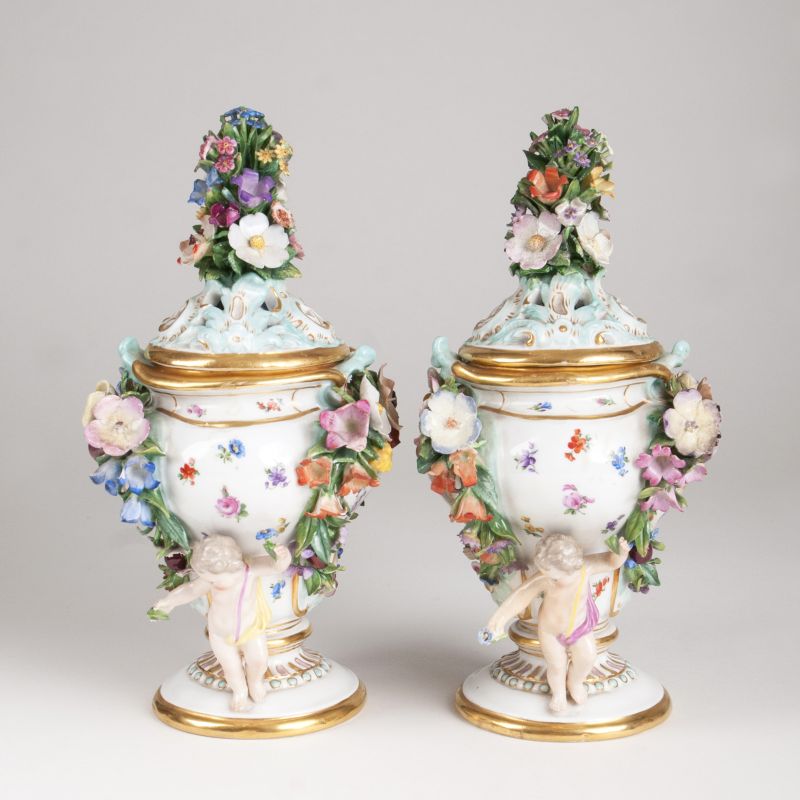 A small pair of potpourri vases with putti - image 4