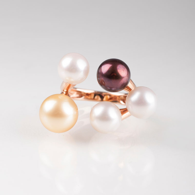 A modern pearl ring