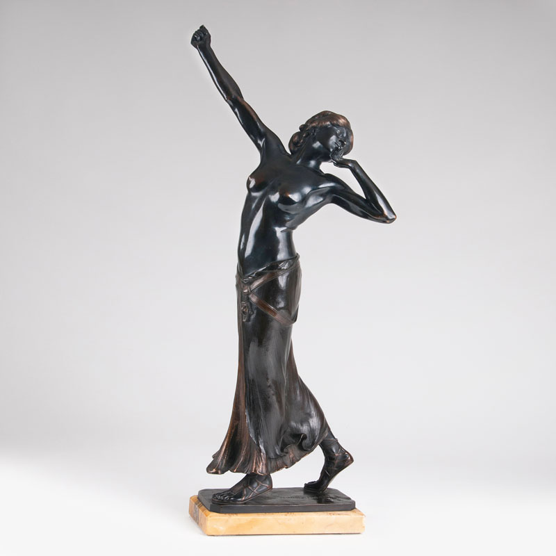 A bronze sculpture 'Salomé'