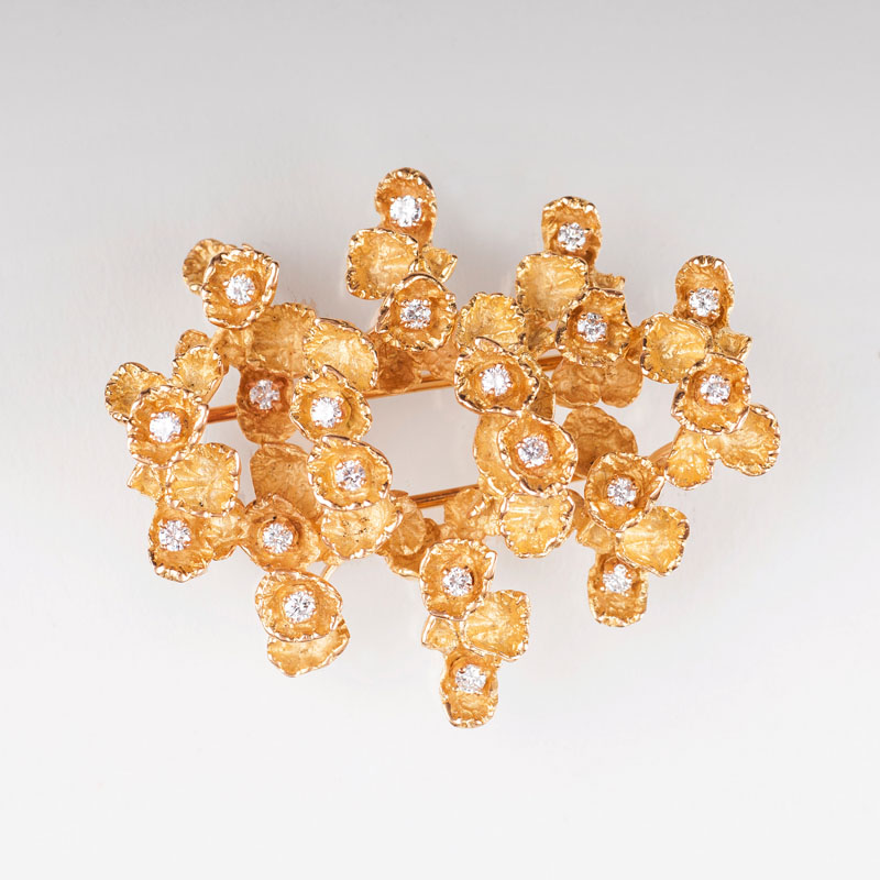 A Vintage brooch with diamonds 'Flower' by Jeweller Wilm