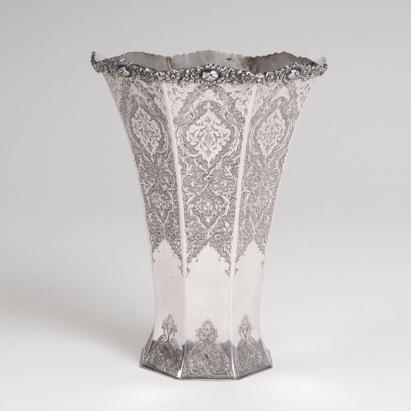 Russische Vase mit feinem Gravur-Dekor