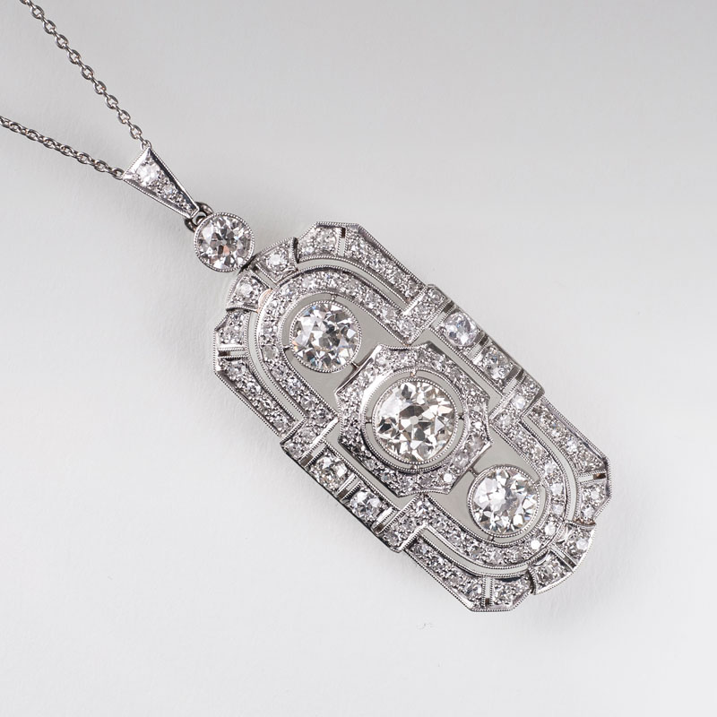 A highcarat Art Déco diamond pendant with necklace