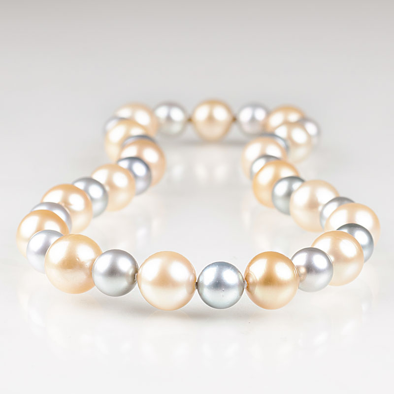 A very fine, two-coloured Southsea Tahiti pearl necklace