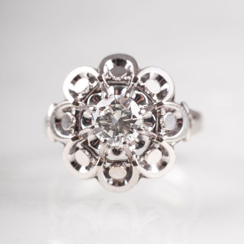 A solitaire ring - image 2