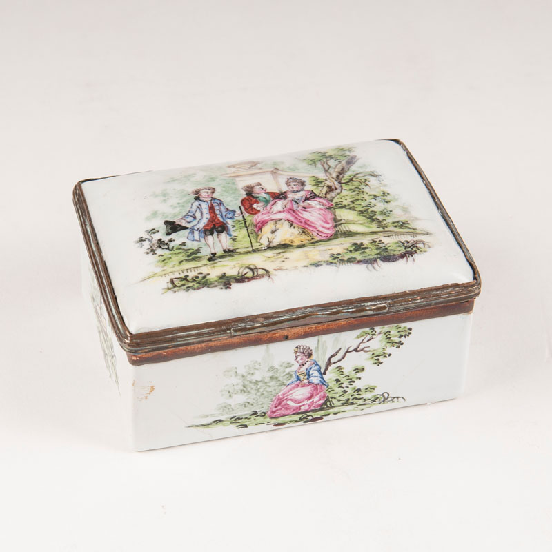 An enameled snuff box with Watteau painting