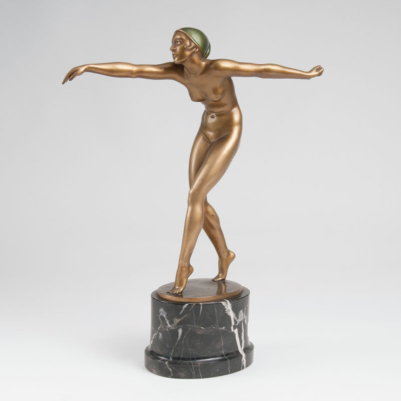 An Art déco bronze sculpture 'Female dancer'
