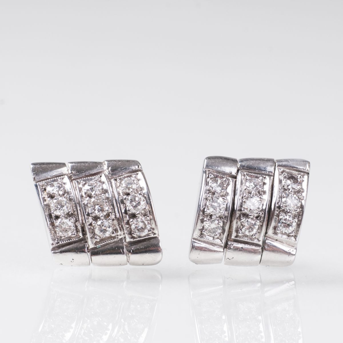 A pair of diamond earstuds