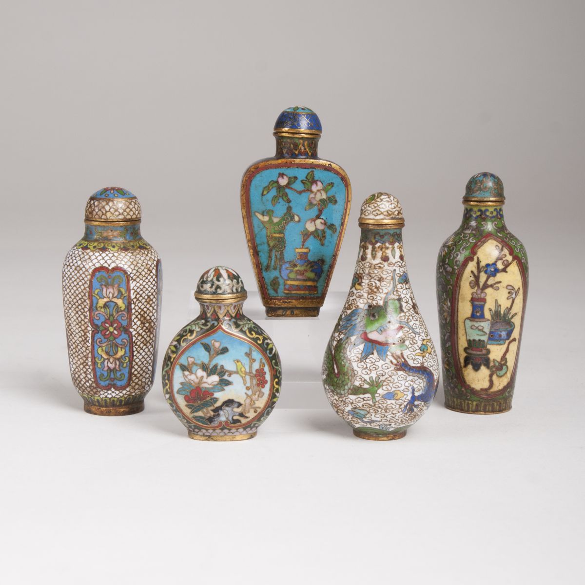 Satz von 5 Cloisonné-Snuffbottles